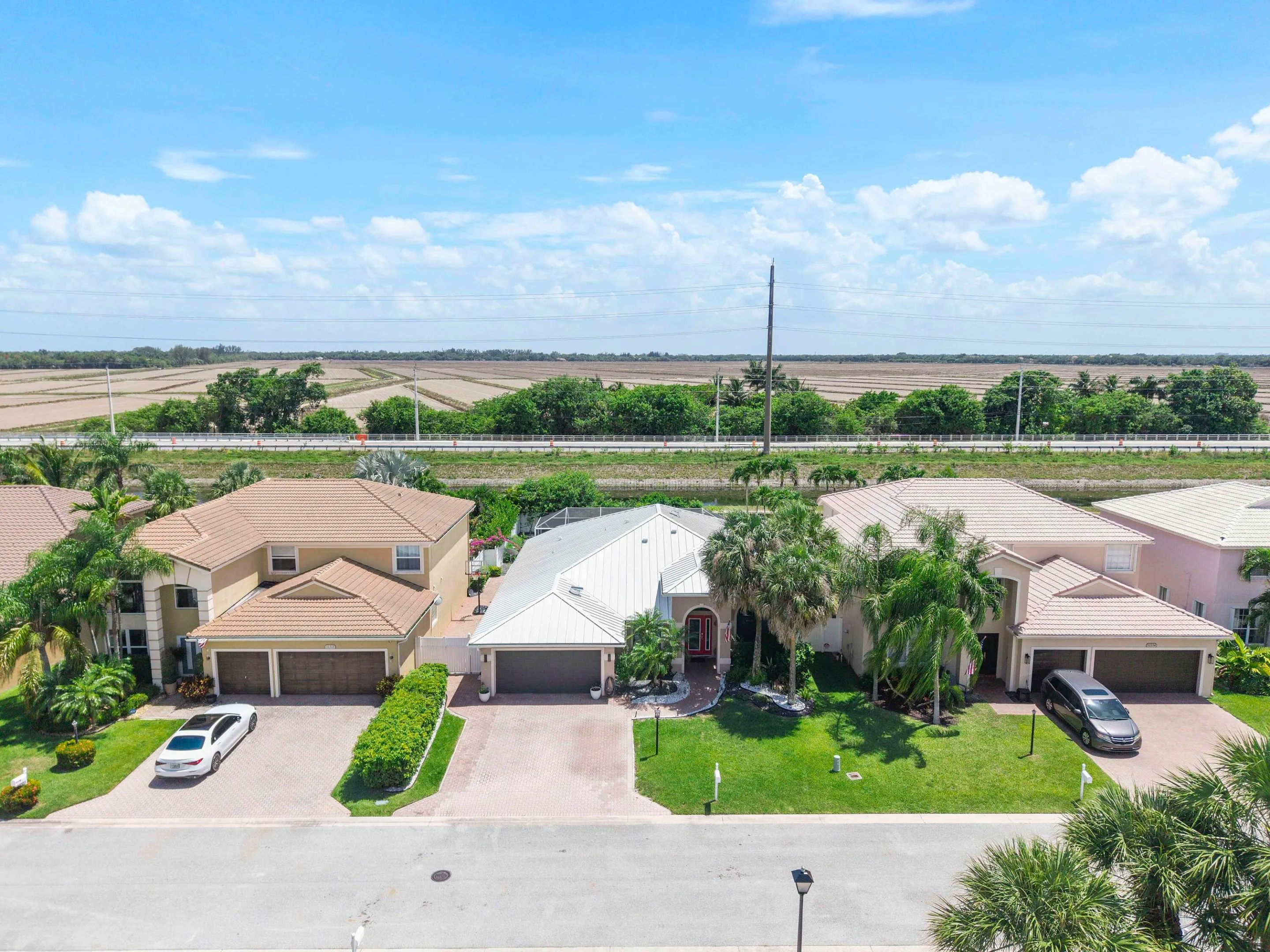 12328 St Simon Dr_004