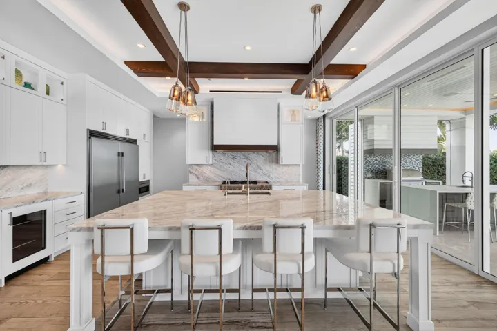 Large Island for Coastal Dining