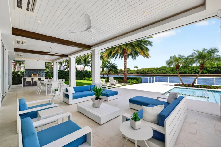 Air Conditioned and Screened Terrace