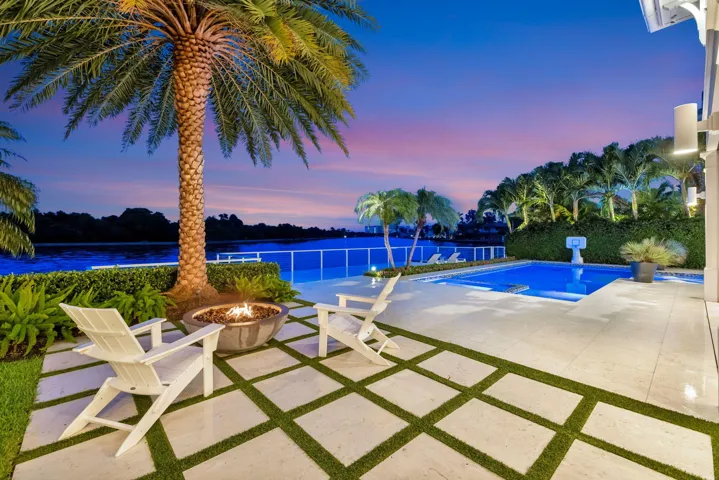 Private Waterfront Sun Deck