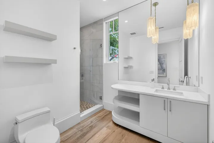 Guest House Bath