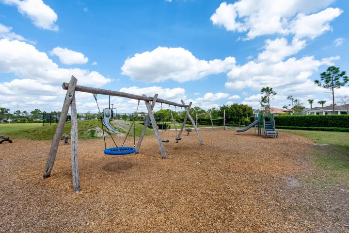 714 Hookline Cir Loxahatchee-large-059-0