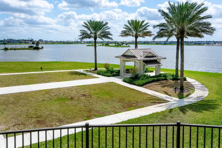 714 Hookline Cir Loxahatchee-large-054-0