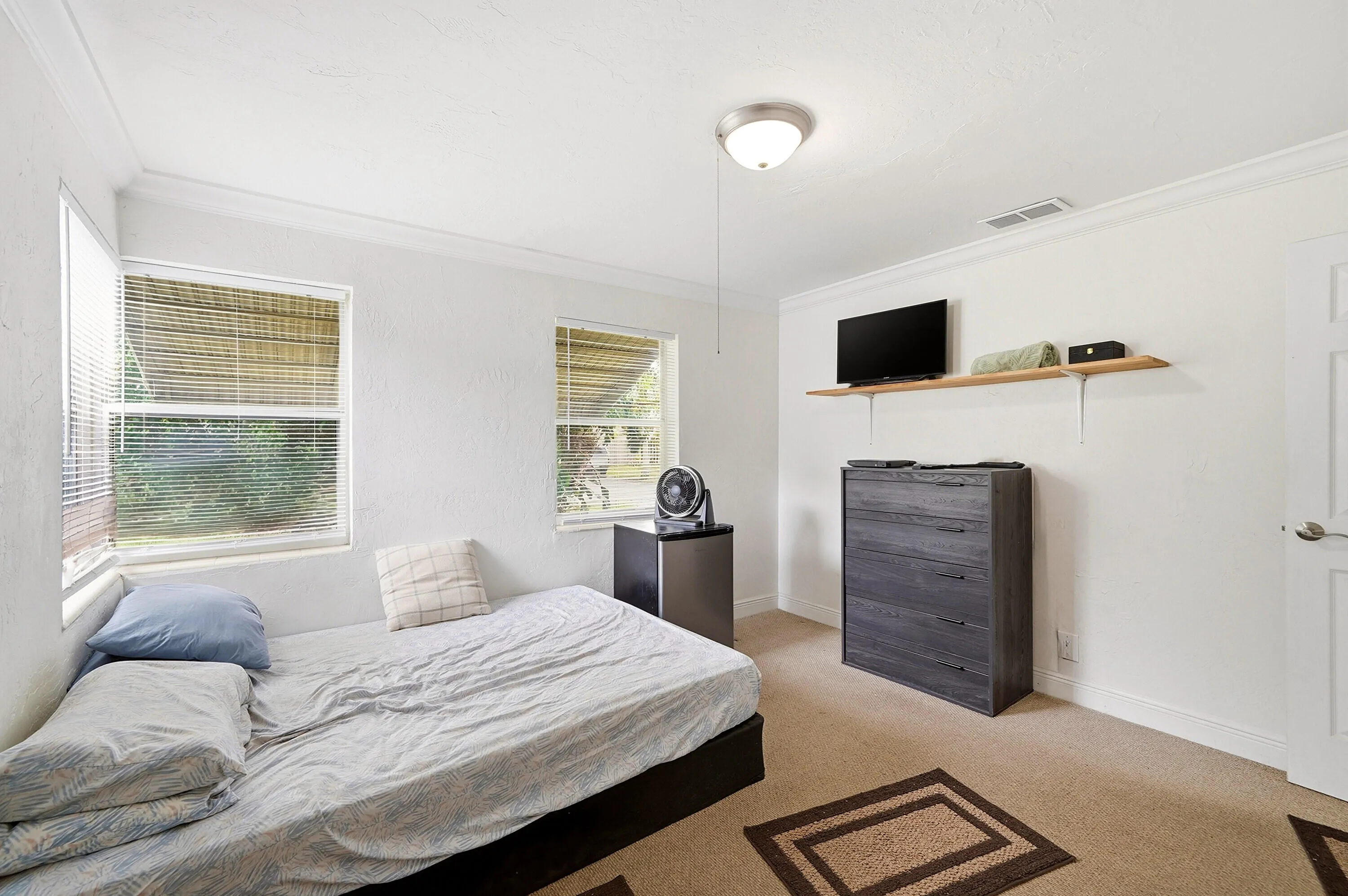 10_bedroom