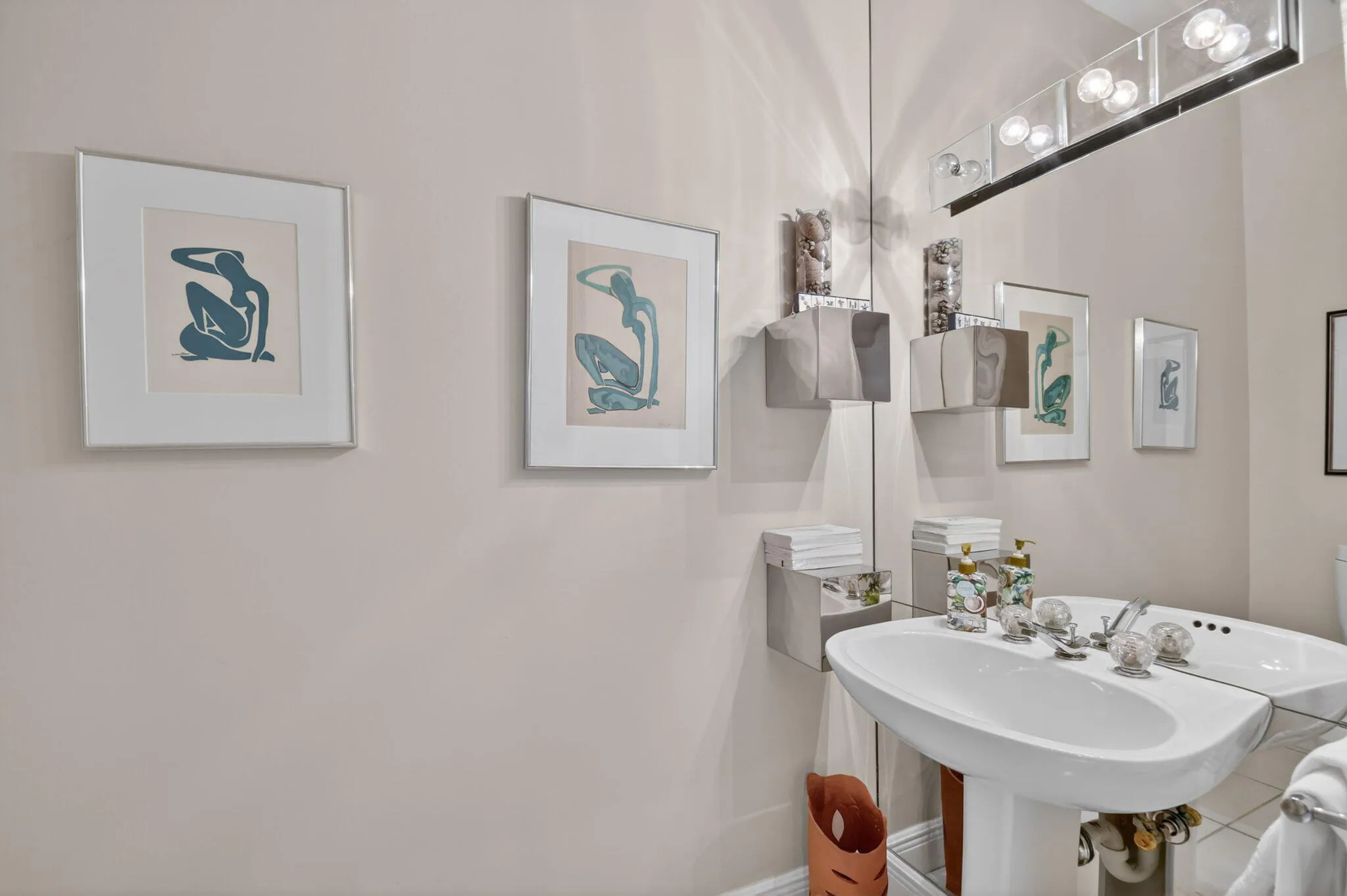 Powder room