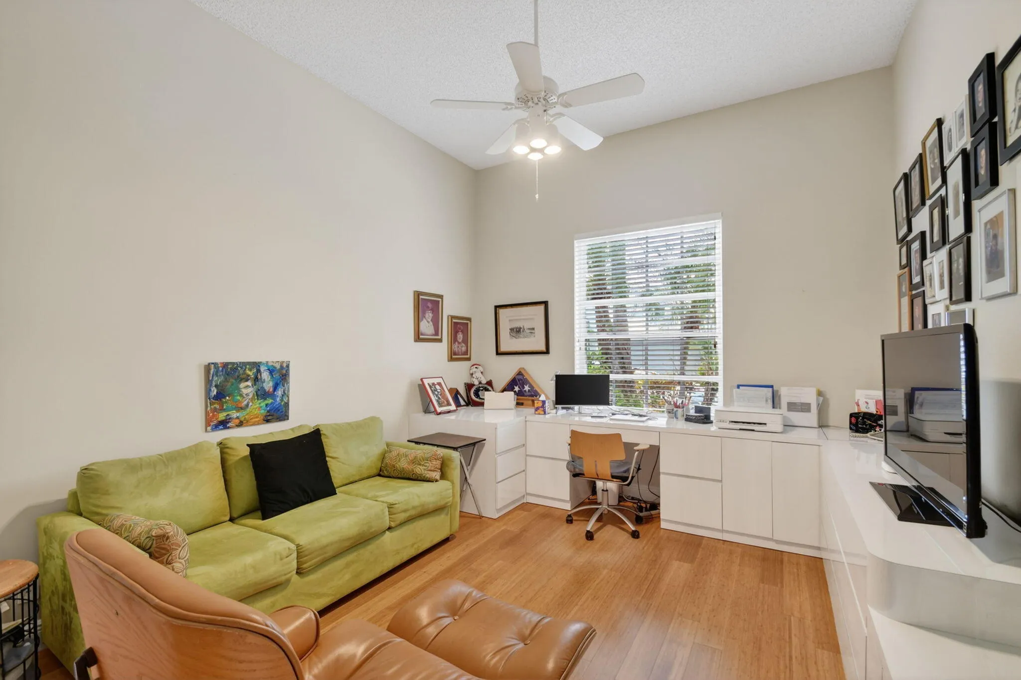 Third bedroom currently used as an office