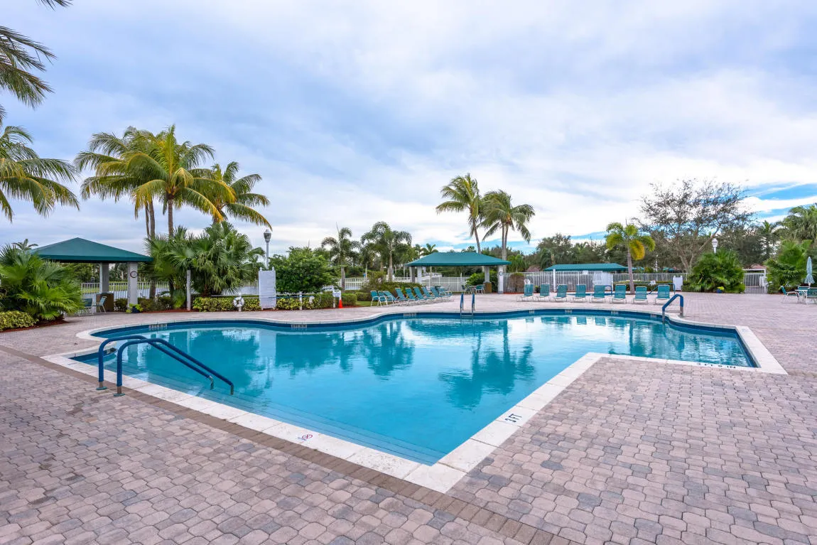 5a-Family Pool