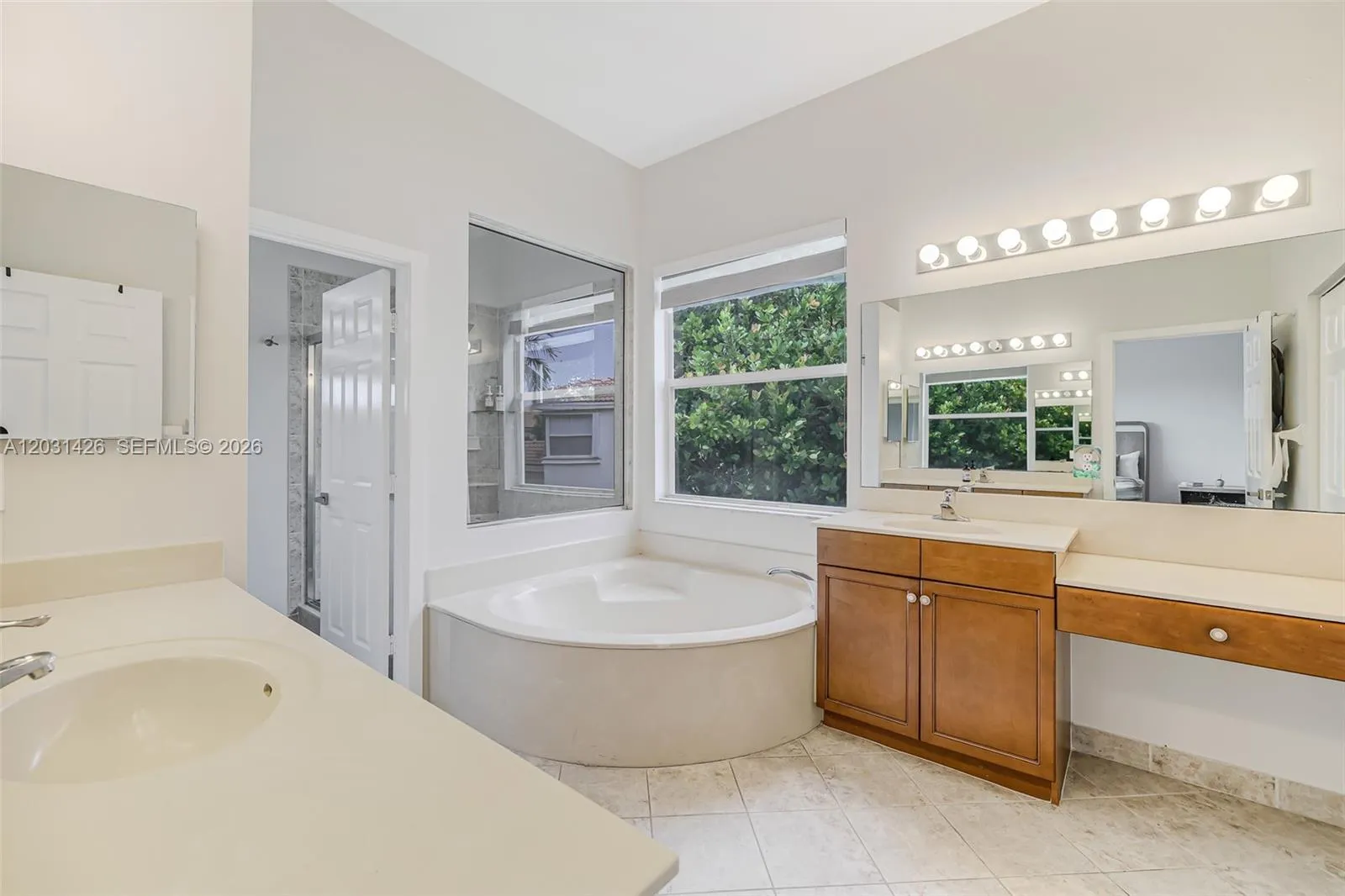 Property photo 292