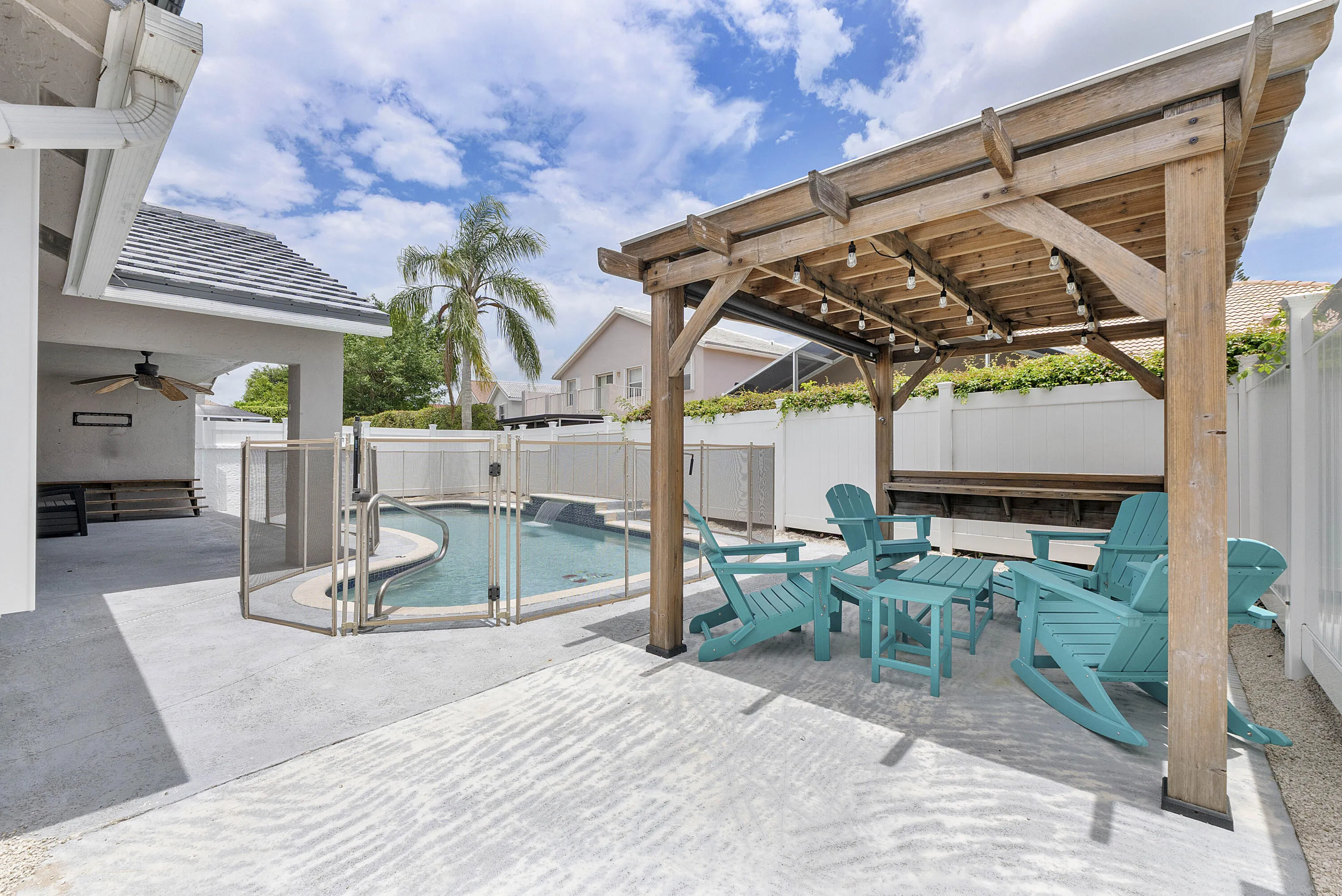 18242 Blue Lake Way_051
