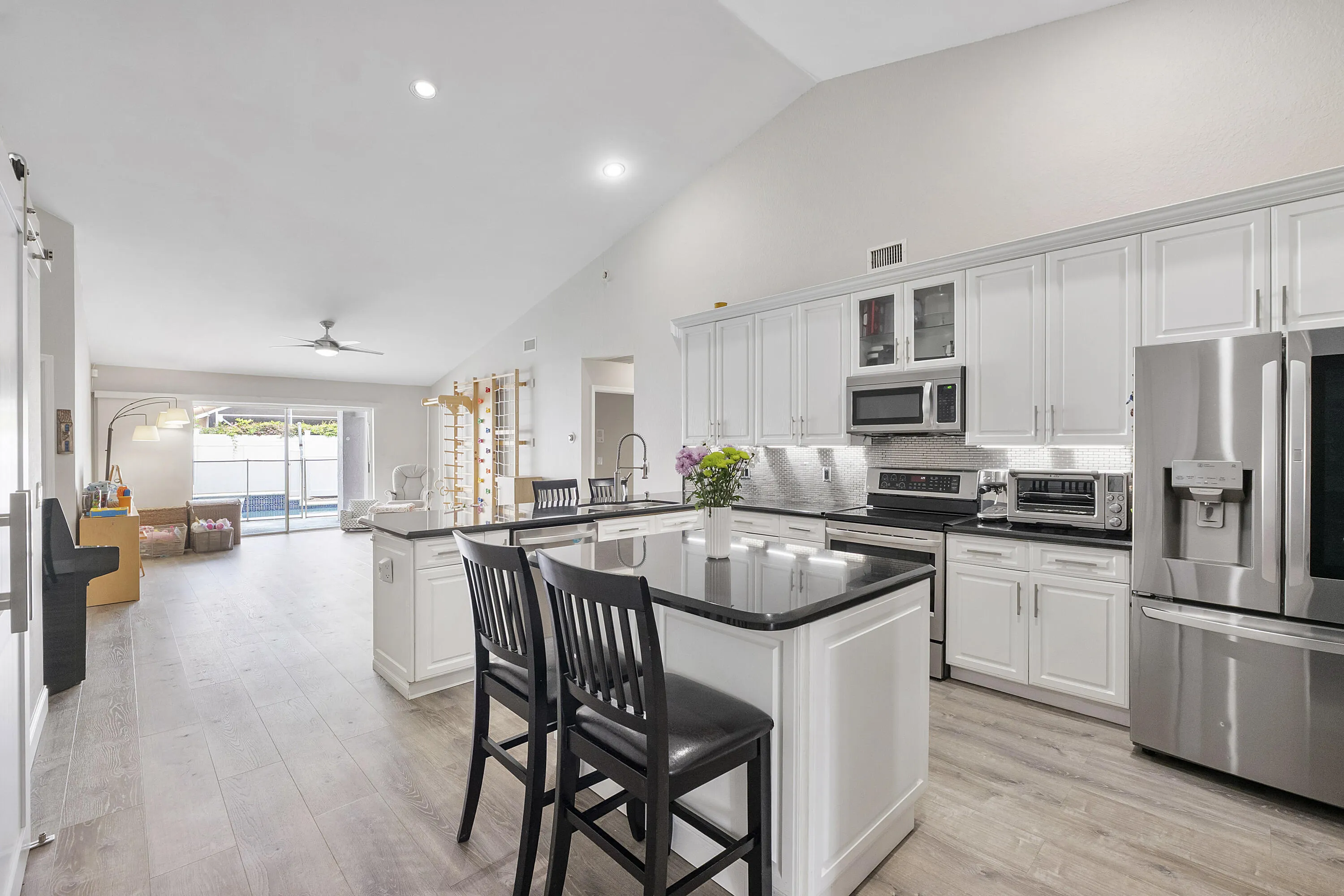 18242 Blue Lake Way_030