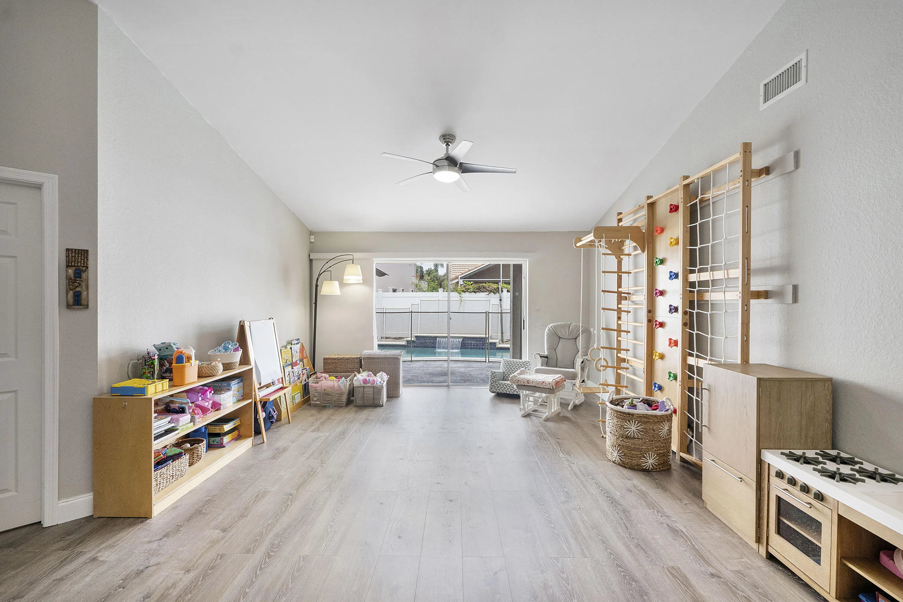 18242 Blue Lake Way_036