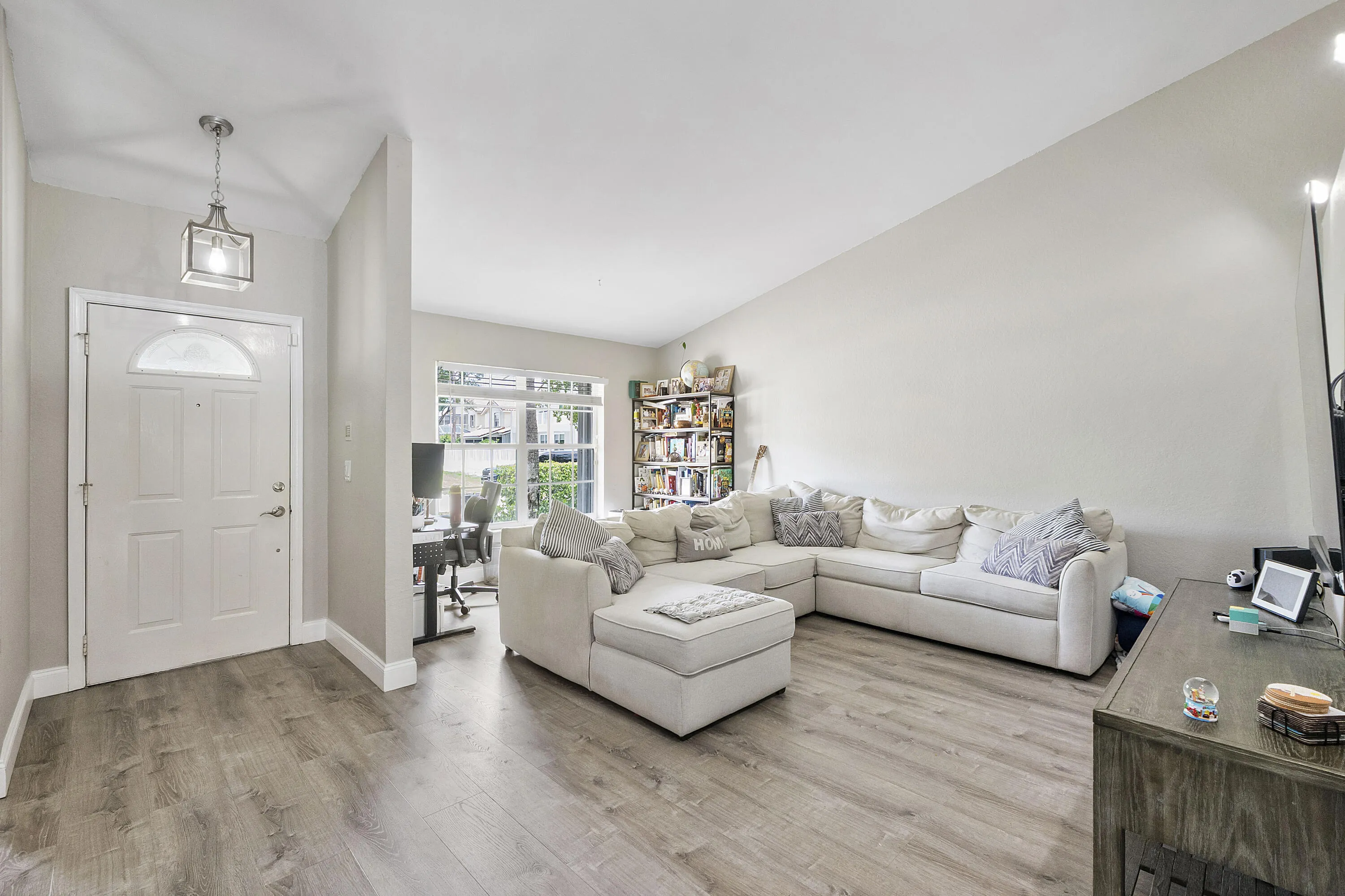 18242 Blue Lake Way_025