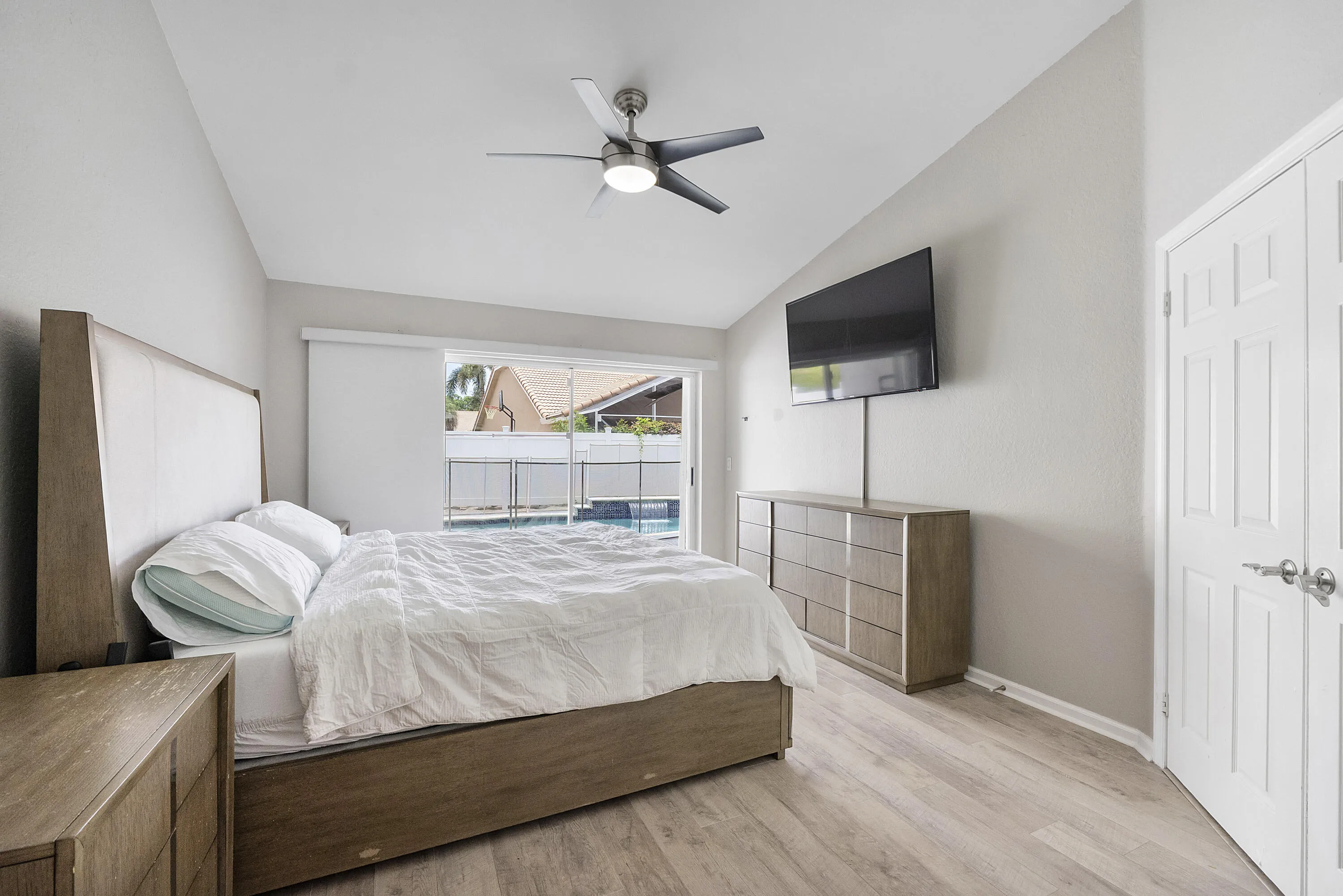 18242 Blue Lake Way_043