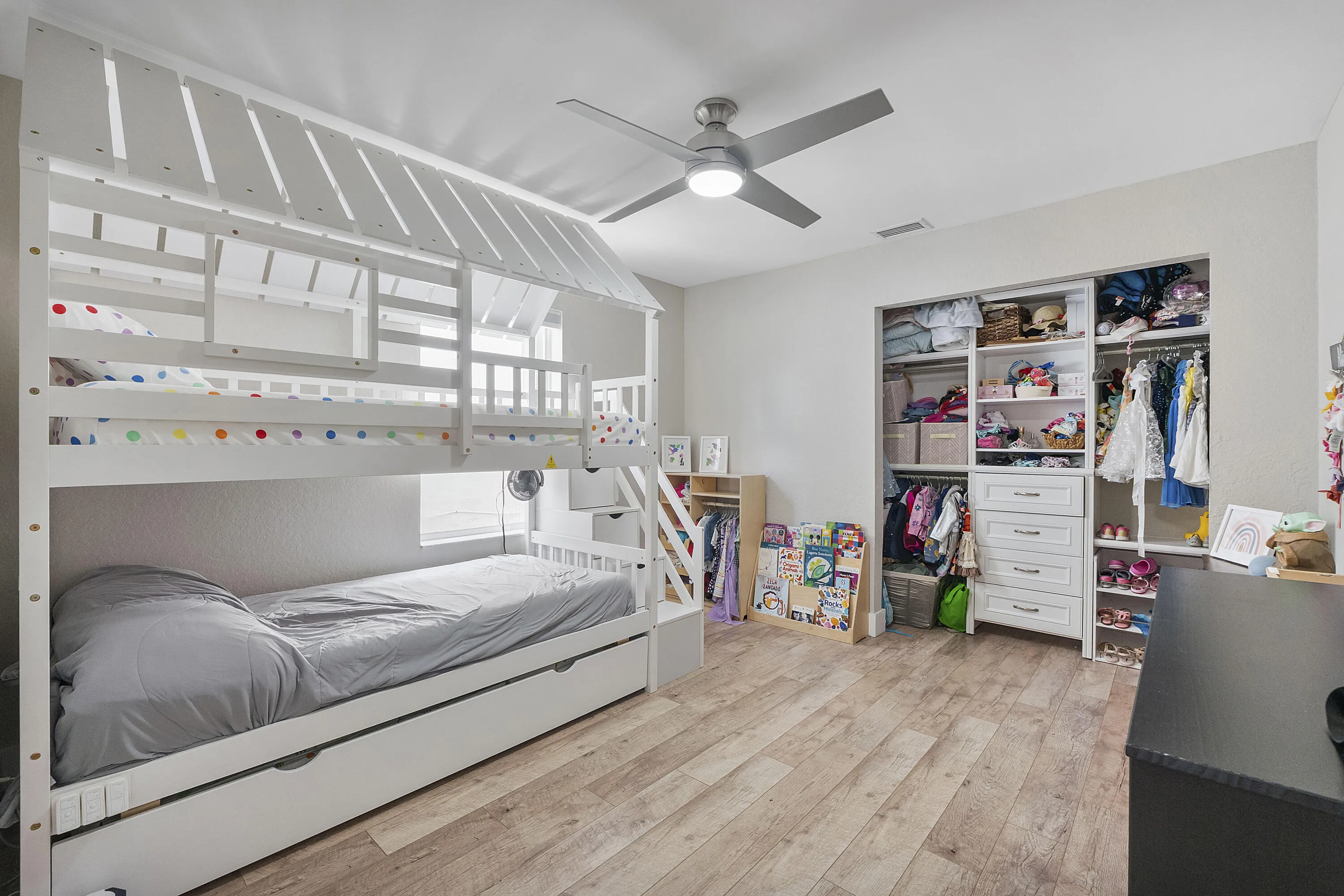 18242 Blue Lake Way_050