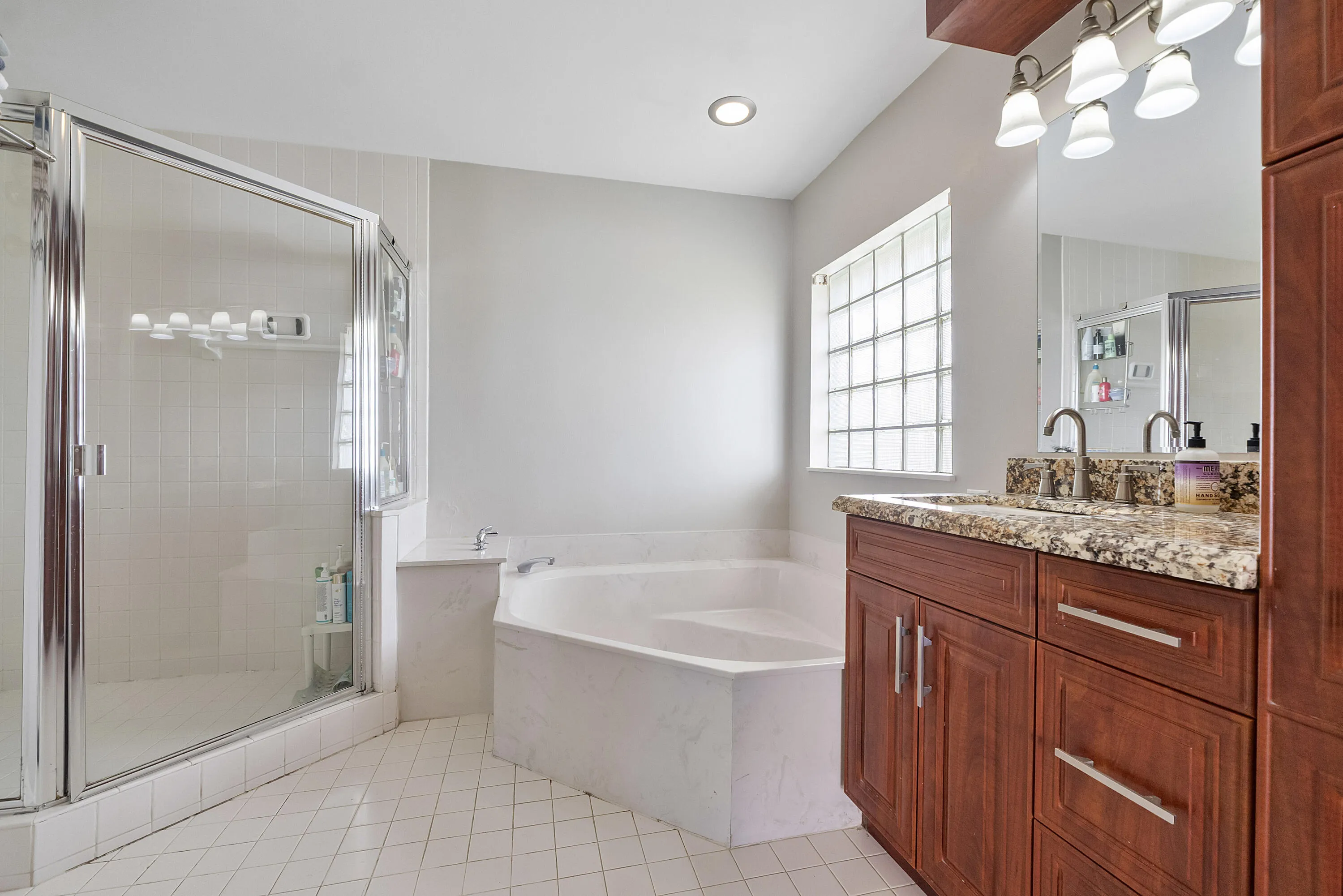 18242 Blue Lake Way_045