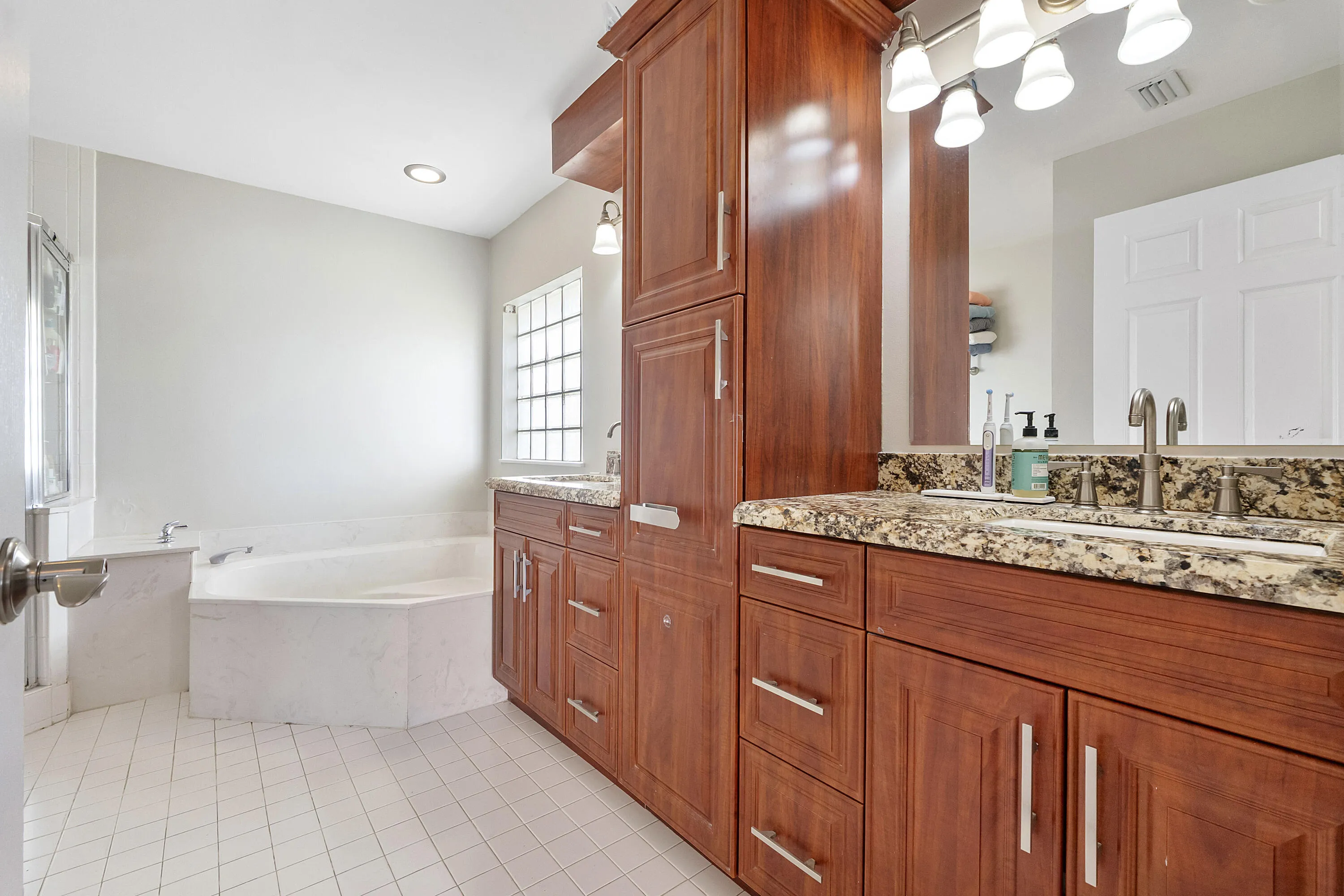 18242 Blue Lake Way_044