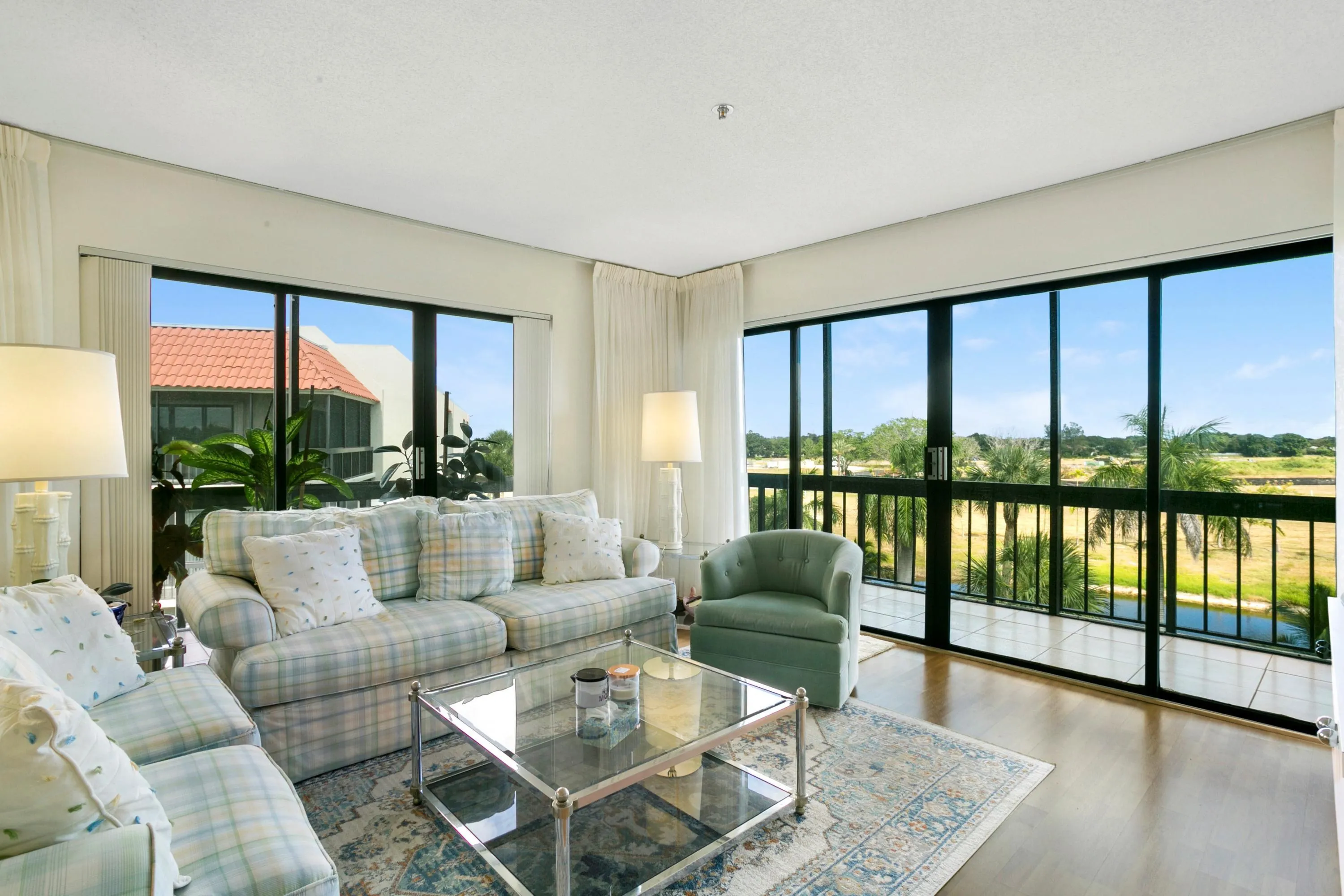 3000 401Living Room