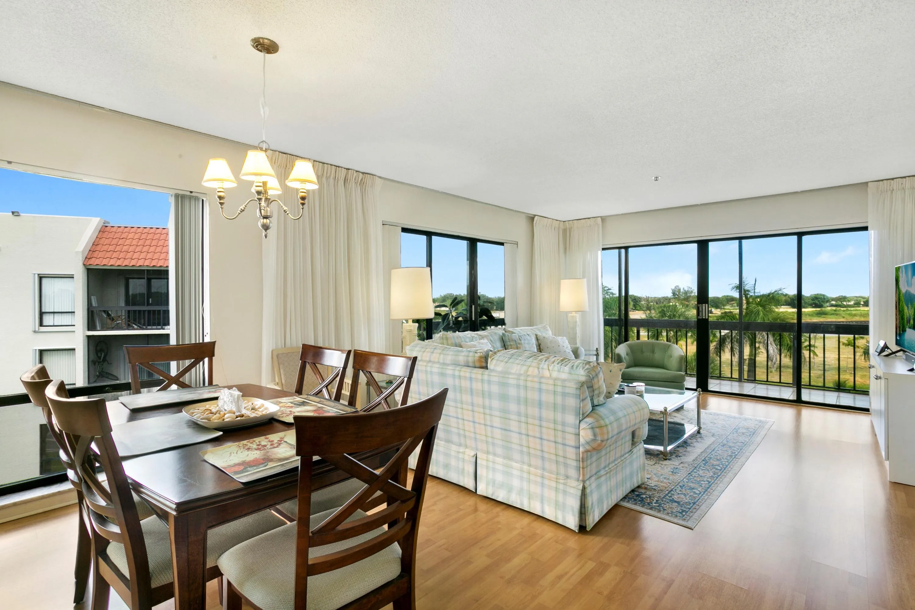 3000 401Dining +Living Room