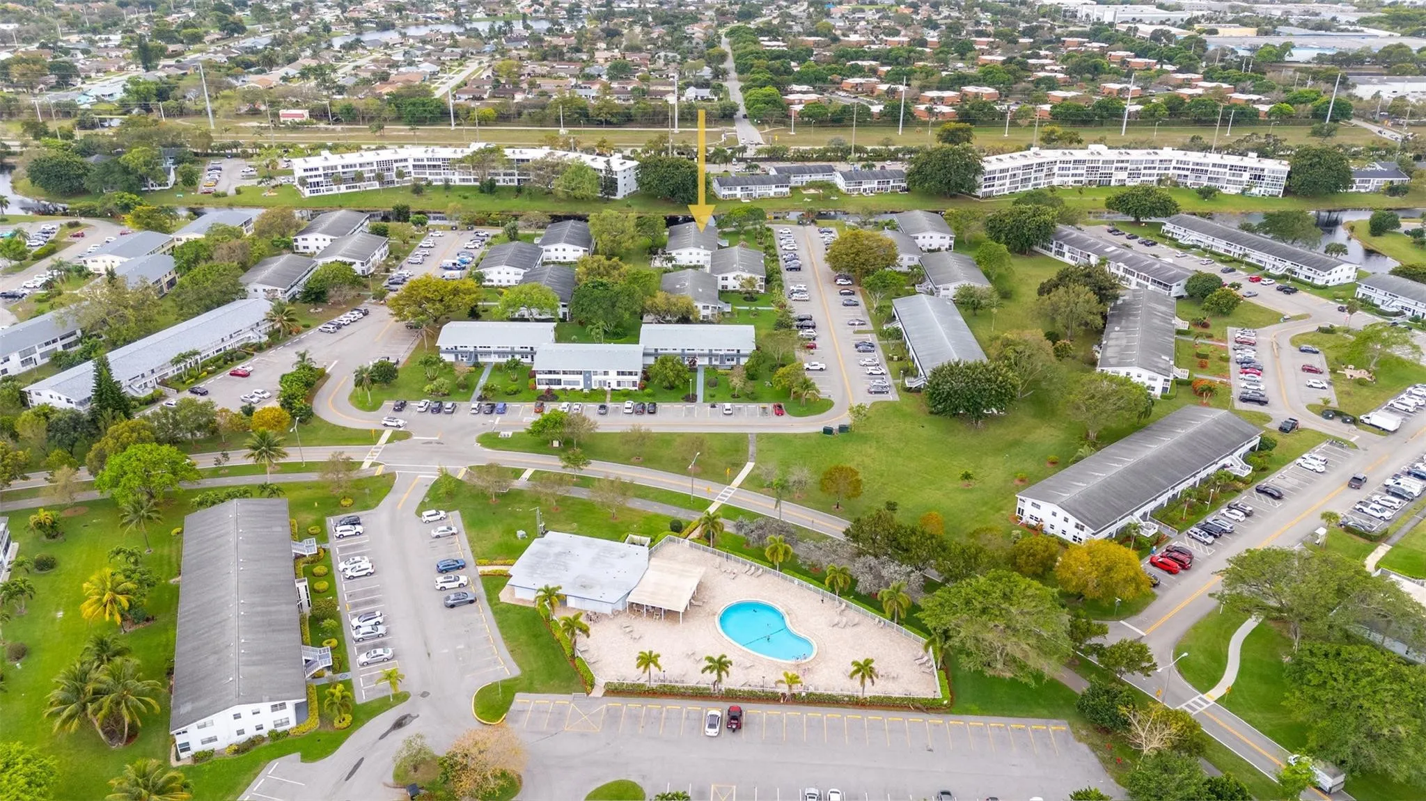 CLOSE PROXIMITY TO THE POOL