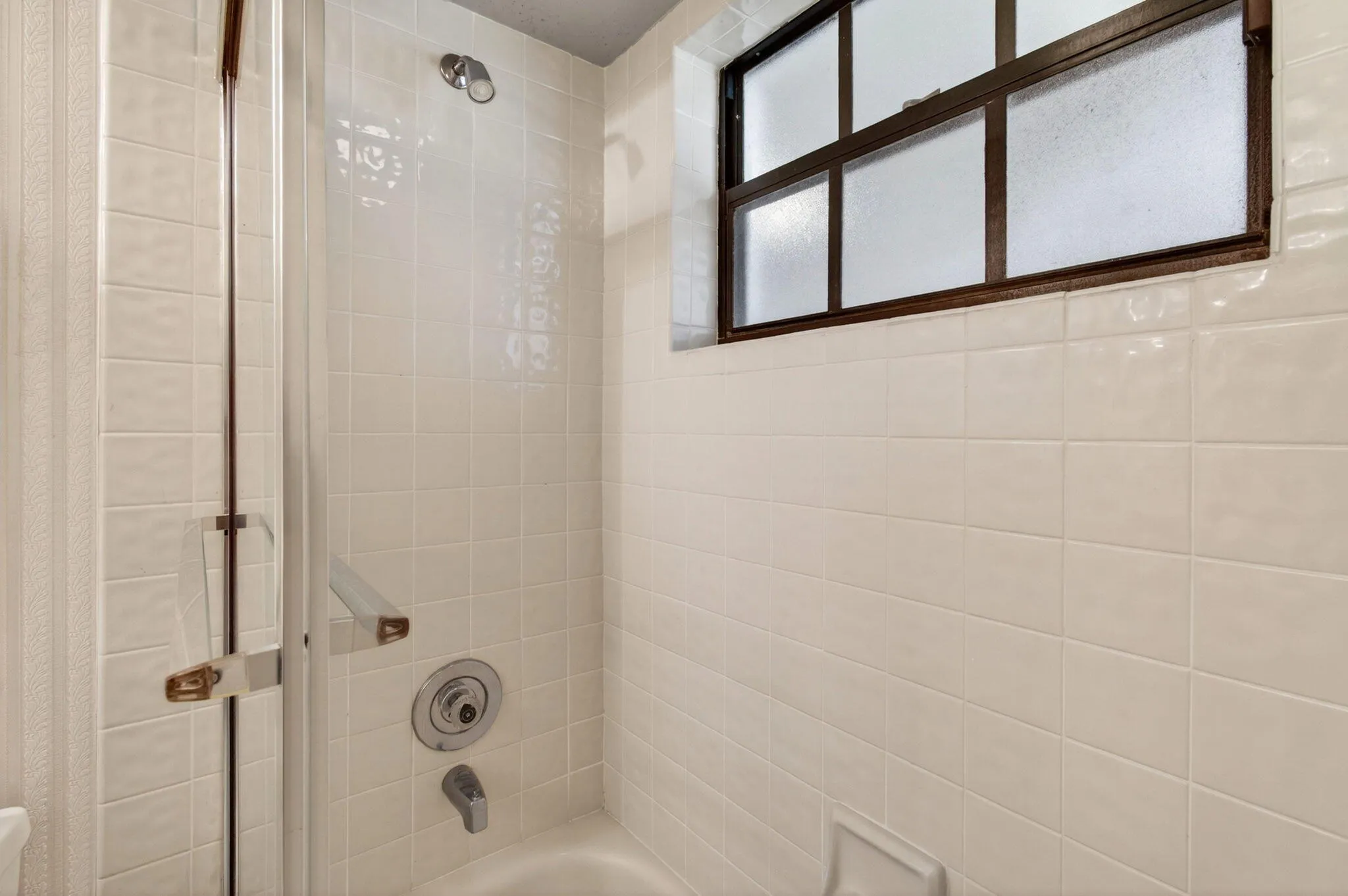 2nd Guest Shower