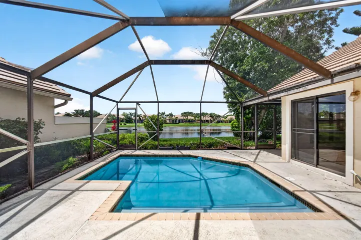 Screened-in Pool