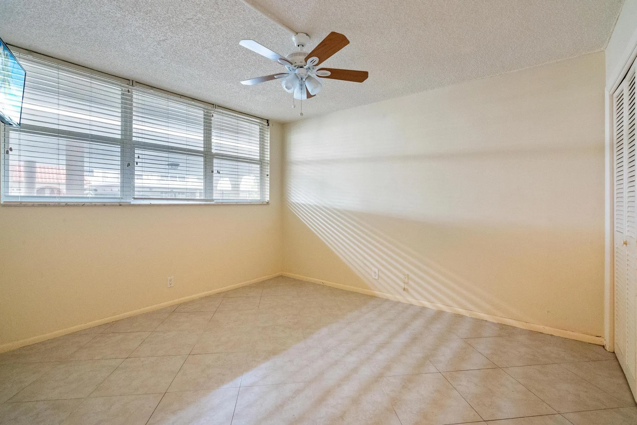 4880 Granada blvd--5
