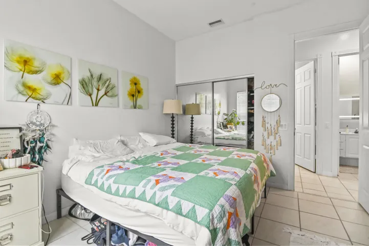 29 Bedroom 02