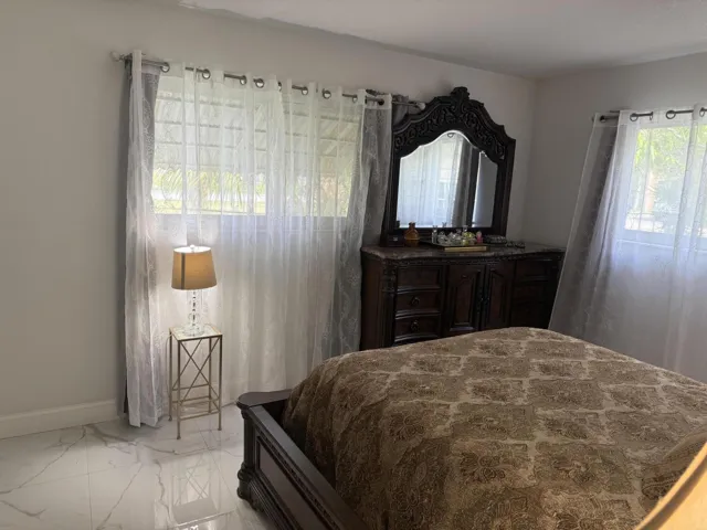 primary bedromm1