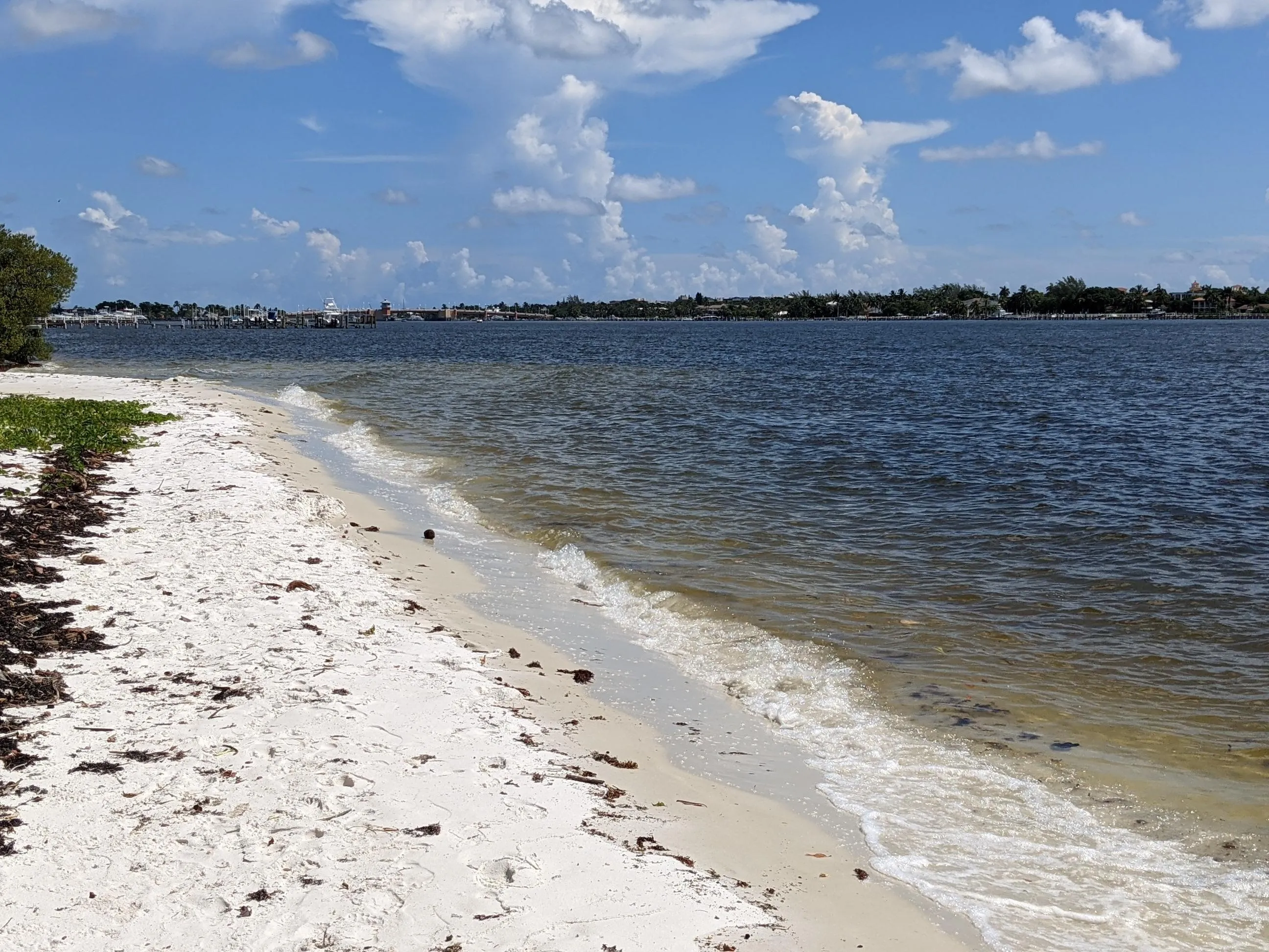 04_Private Community Beach along Intraco