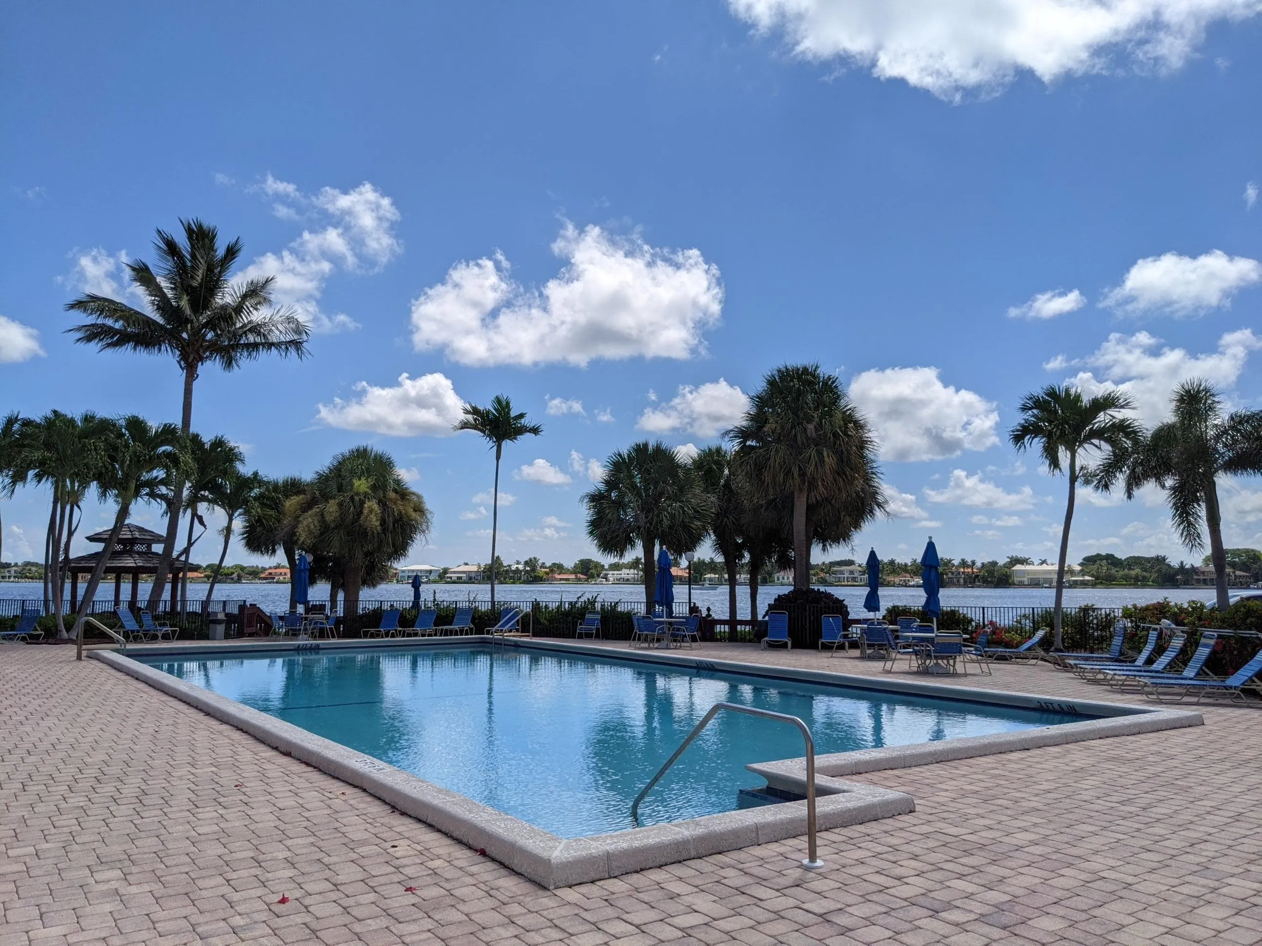 02_Pool area overlooks the Intracoastal