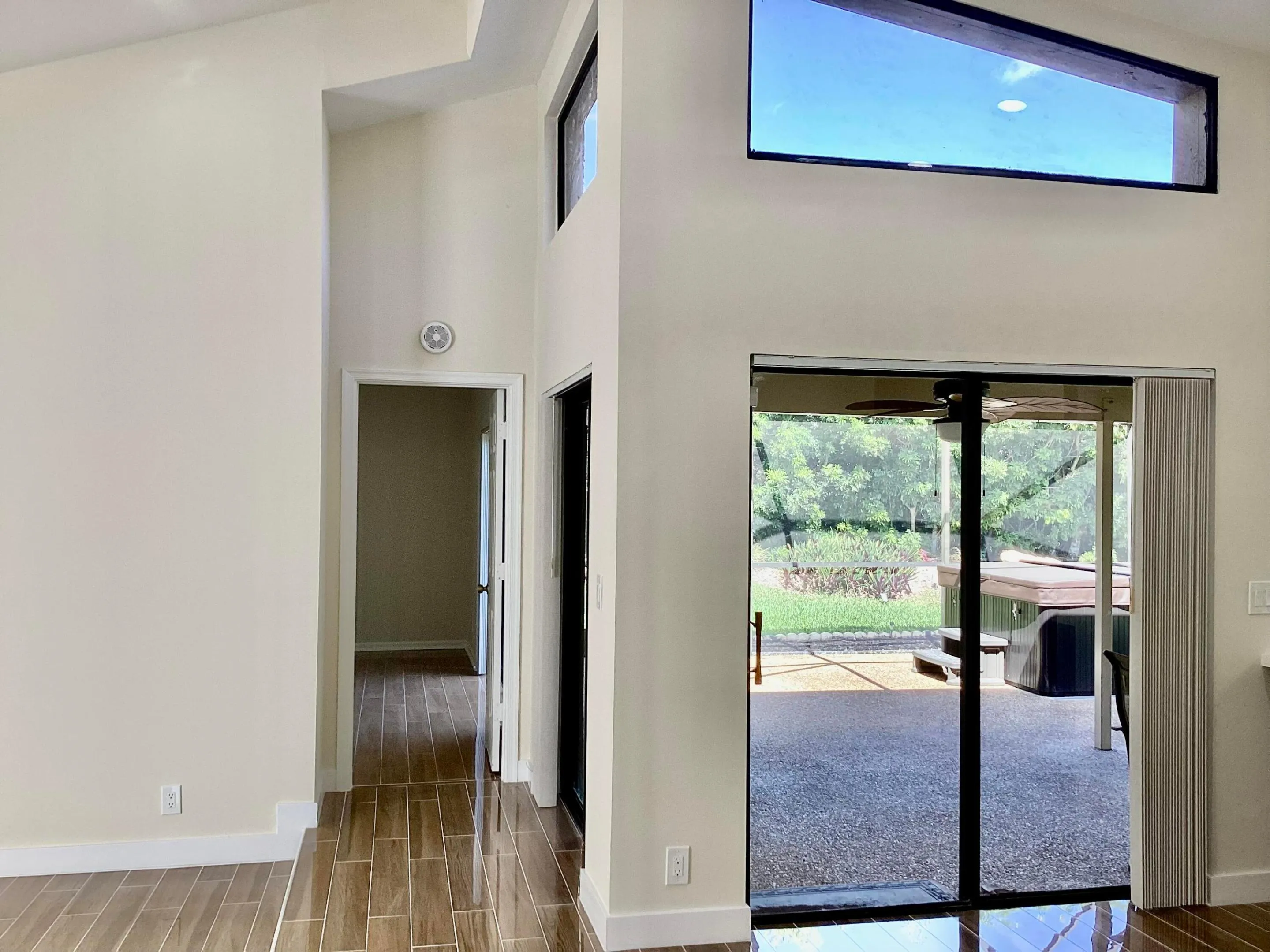 TO SCREENED PATIO