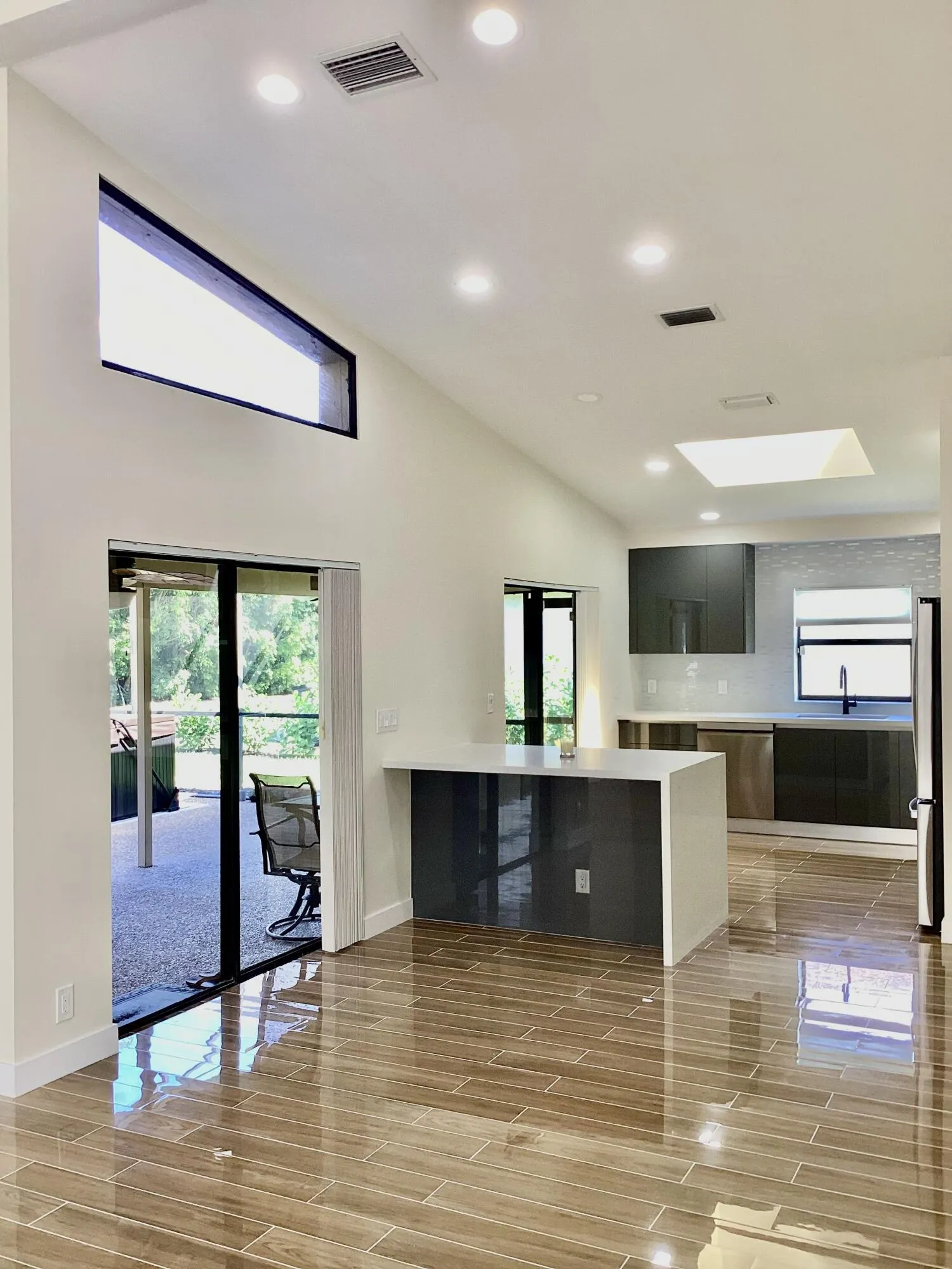 VAULTED CEILING