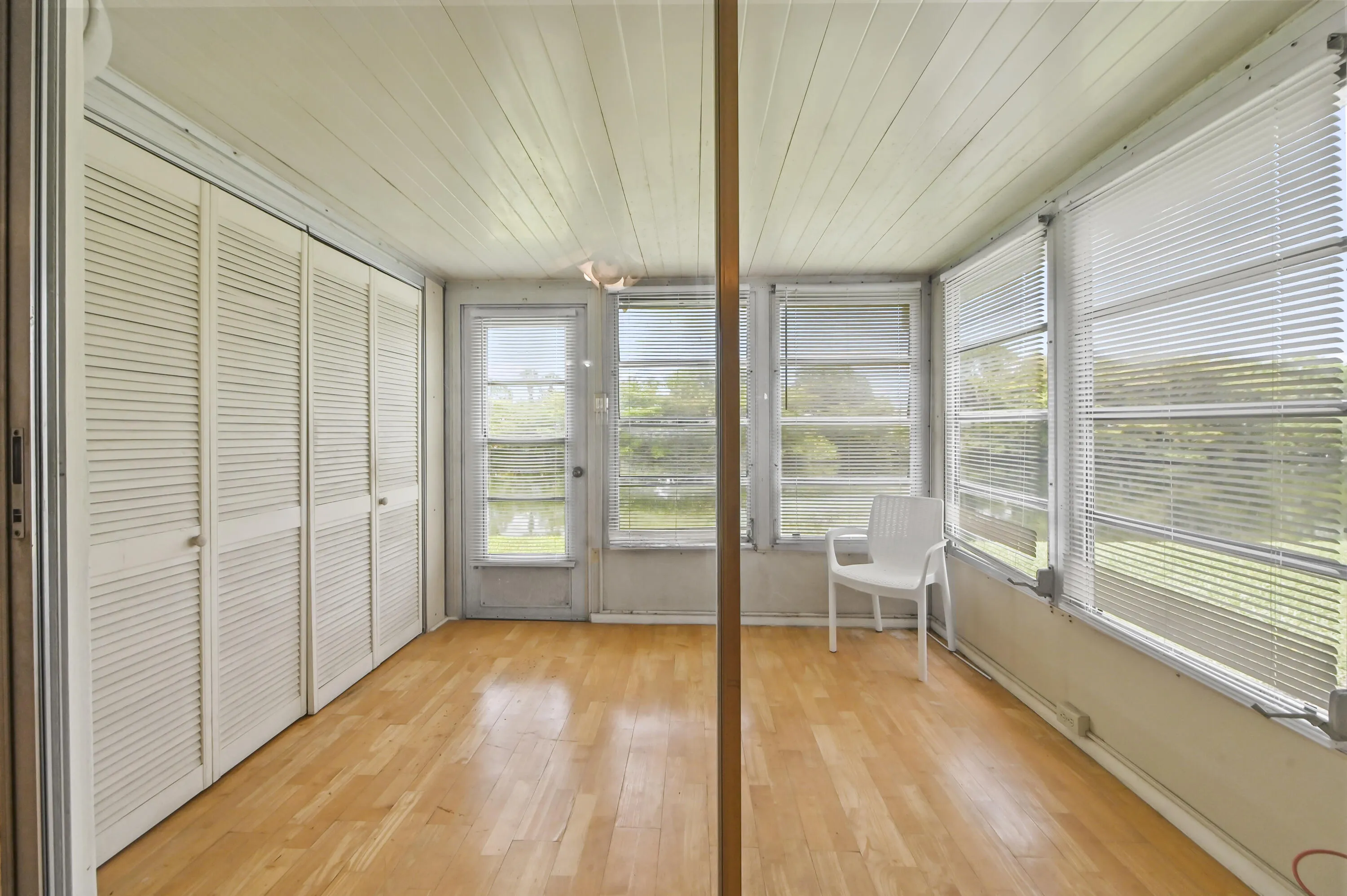 23 Sunroom 01