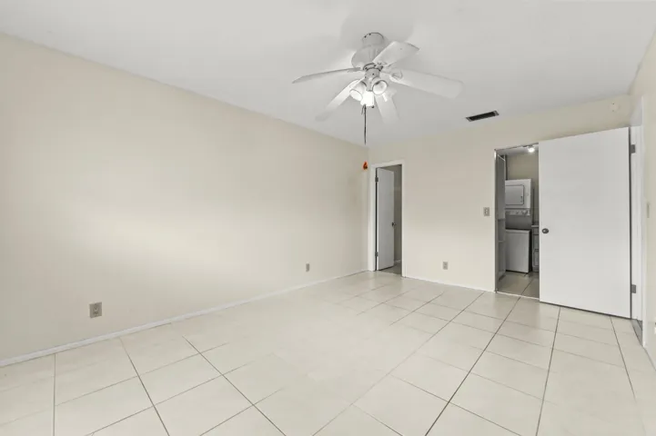 18 Bedroom 02