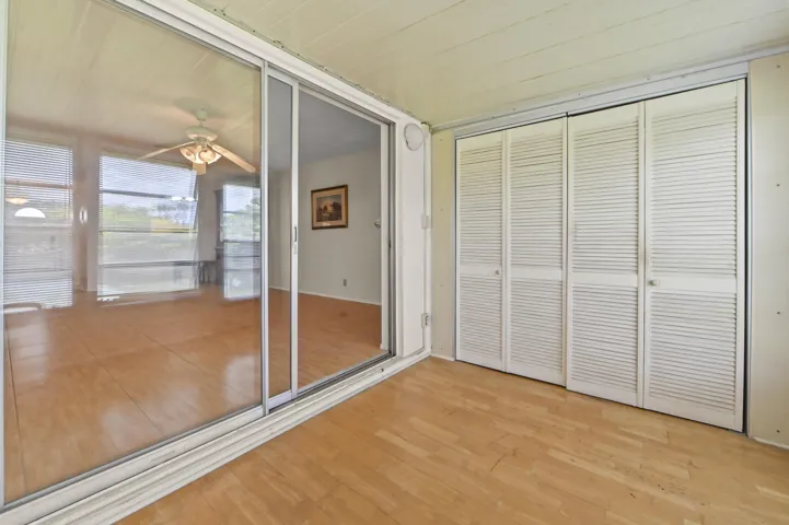 25 Sunroom 03