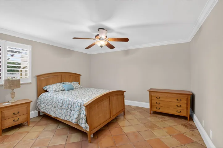 Guest bedroom