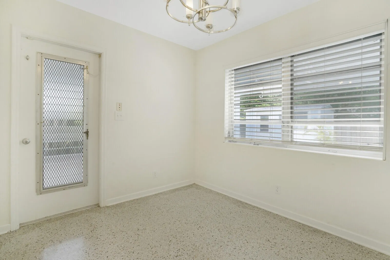 3410 Poinsettia Ave (25)