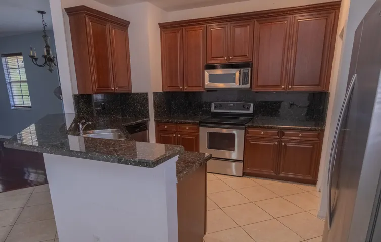 15 Kitchen counter 2