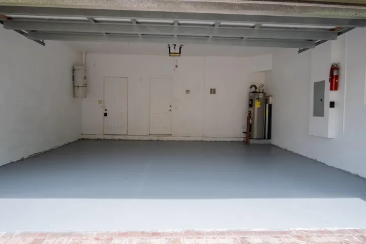18 Garage