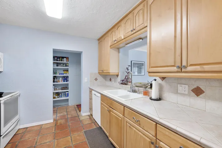 2501 Ne 26th Terr_017