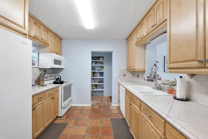 2501 Ne 26th Terr_016