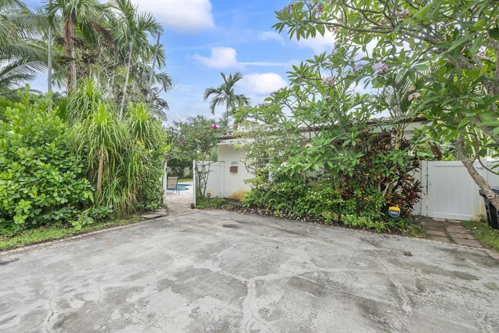 2501 Ne 26th Terr_002