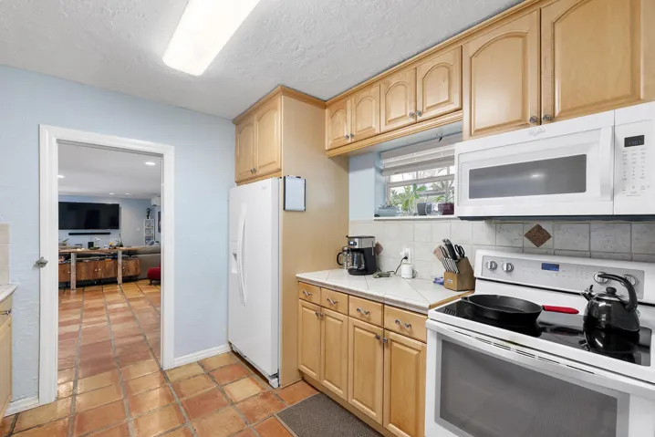 2501 Ne 26th Terr_018