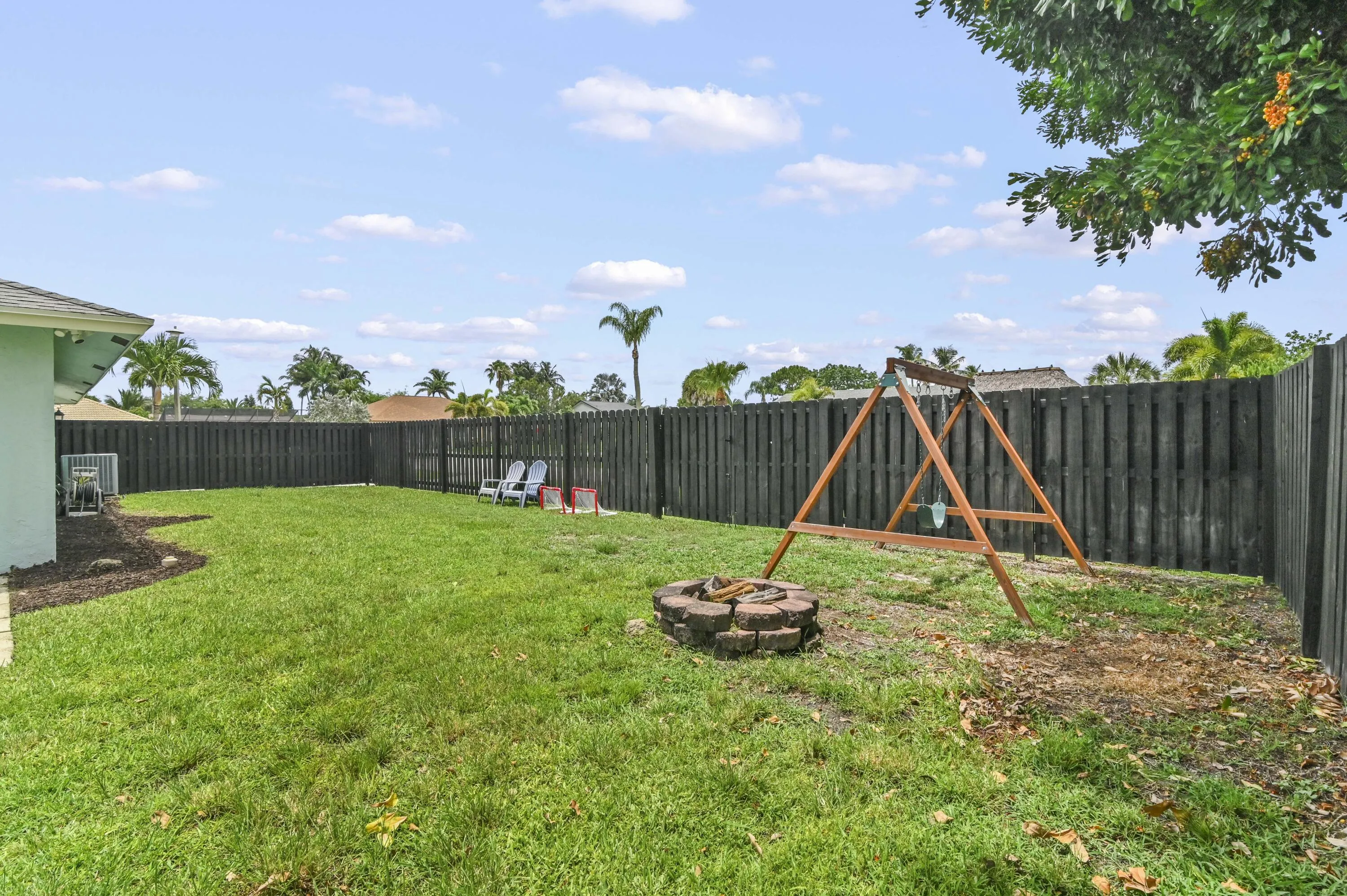 34 Backyard 02