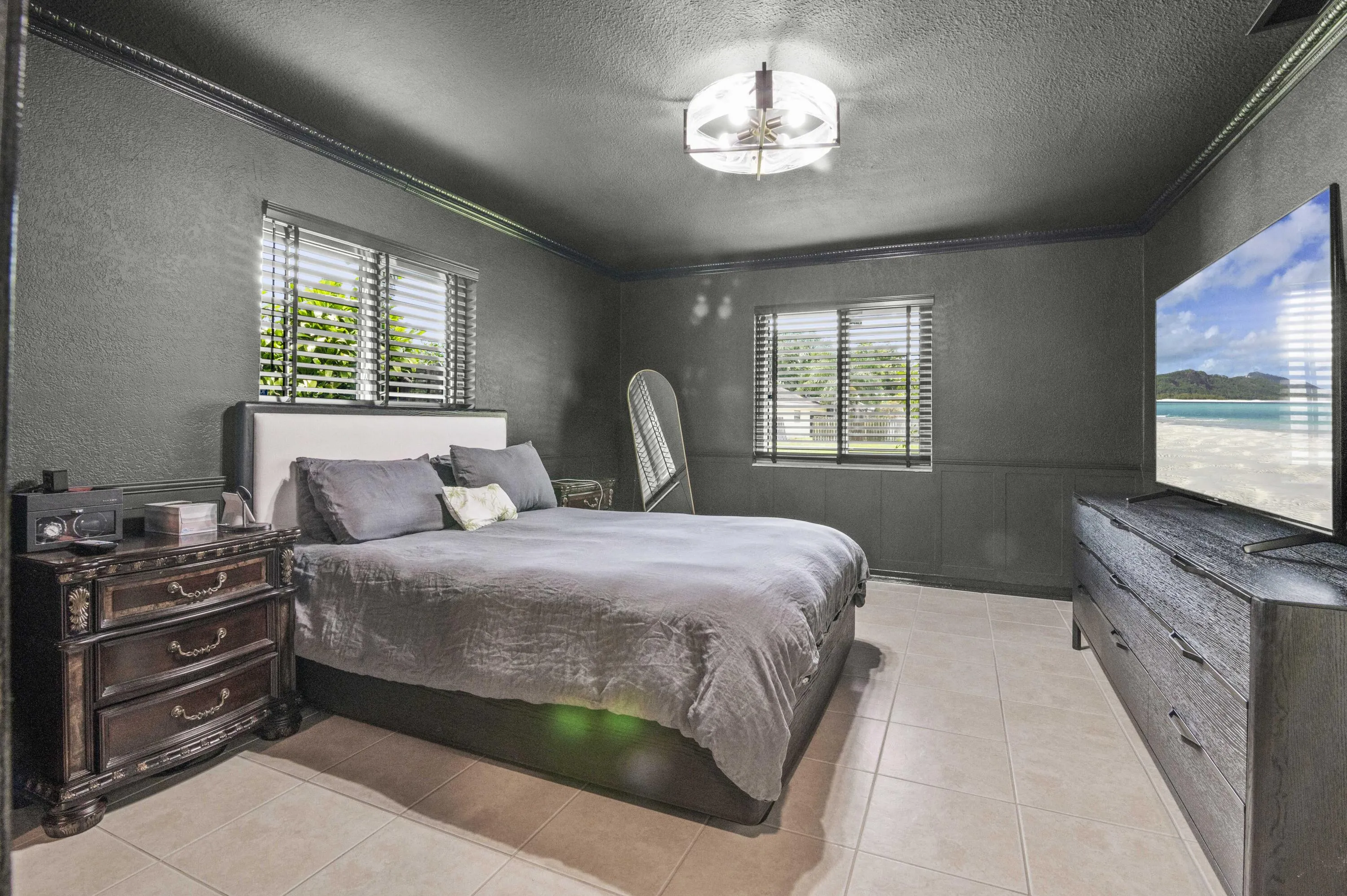 17 Bedroom 01