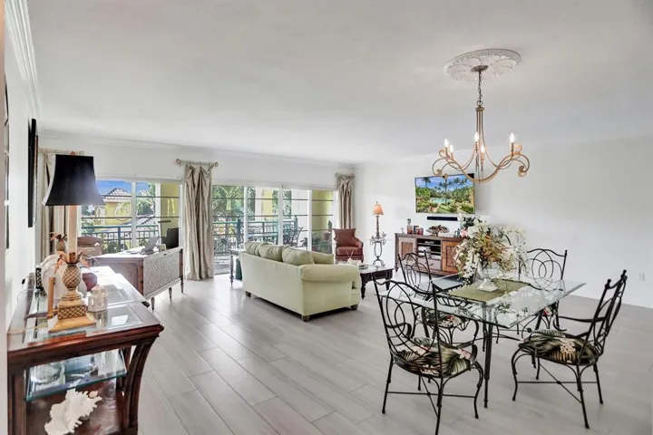 LIVING/DINING ROOM