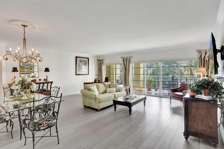 LIVING/DINING ROOM