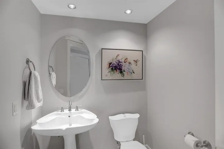 POWDER ROOM