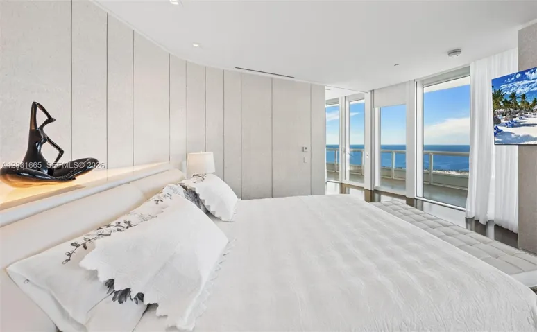 Master Bedroom & Master Bedroom Balcony