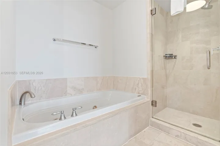 Primary bathroom/ jet tub & separate shower